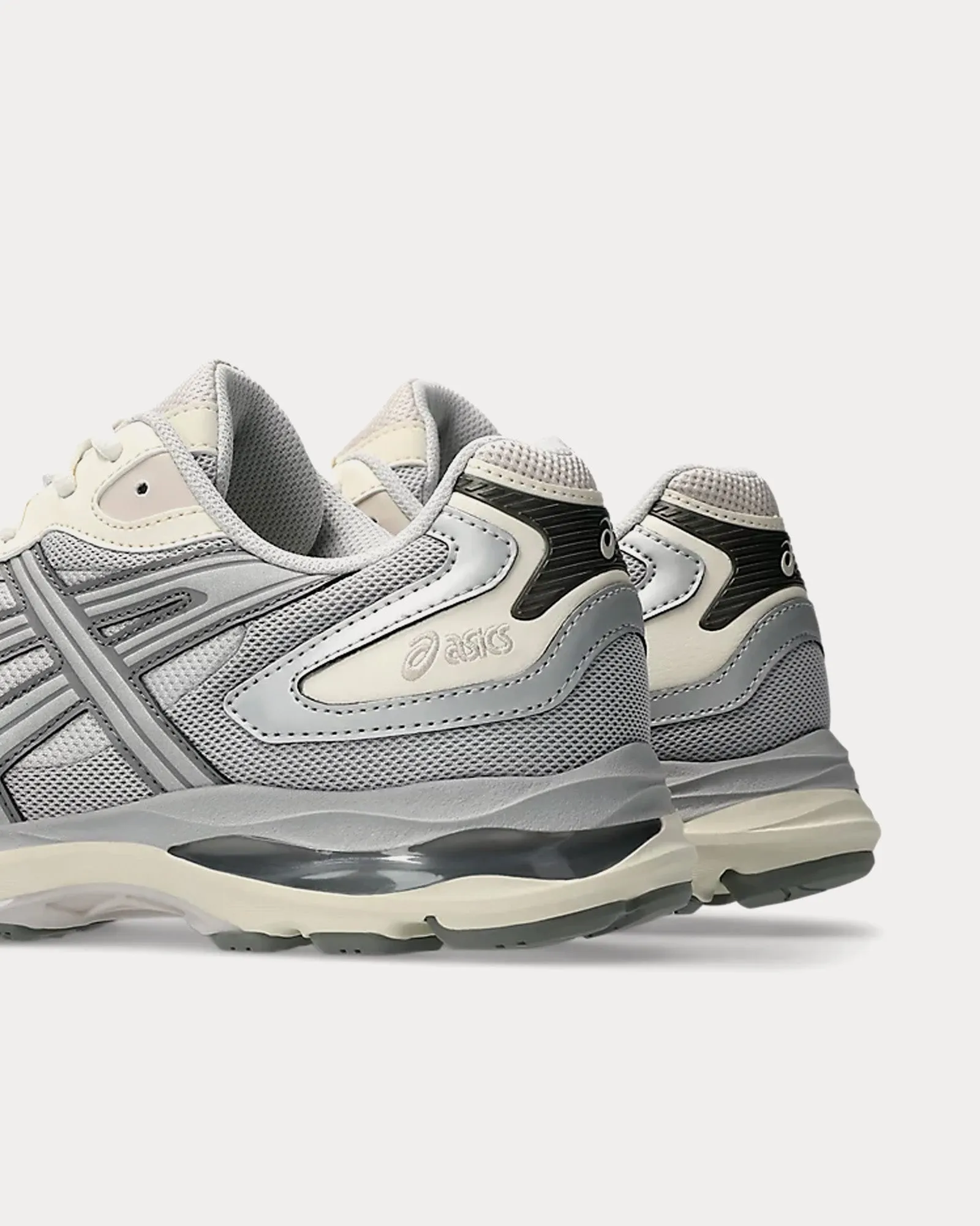 Gel-K1011 Cloud Grey / Cream Low Top Sneakers