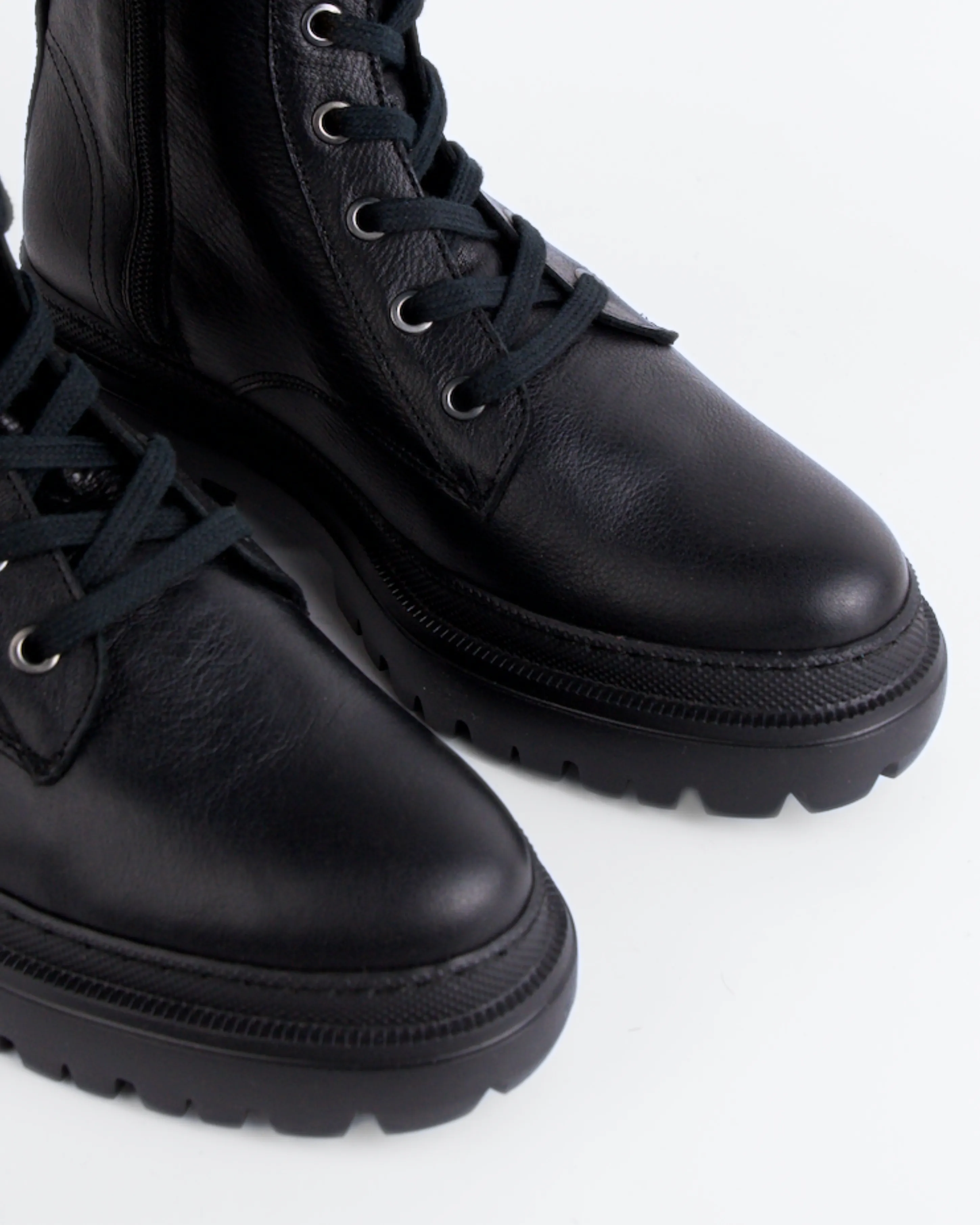 Tank Black Leather
